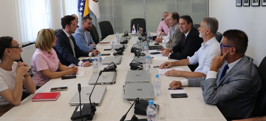 Poslodavci iz Kantona Sarajevo u razgovoru s predstavnicima Vlade KS: Potrebna snažnija podrška privredi i konkretniji koraci u realizaciji strateških projekata